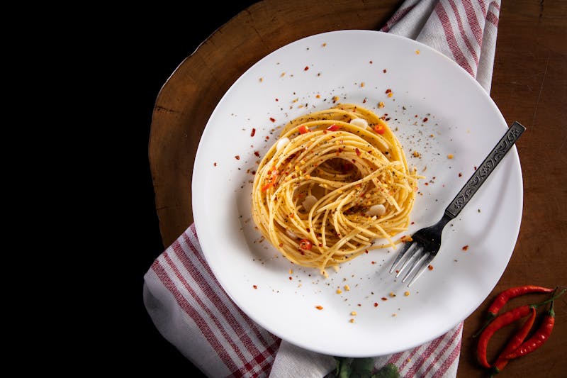 Cacio e Pepe pasta with cheese and black pepper